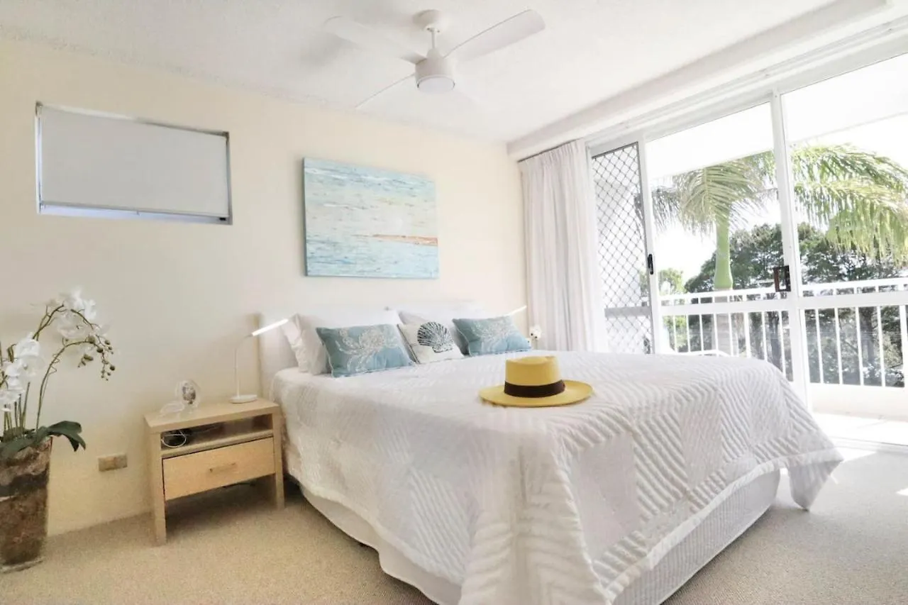 Opulent Noosa Hinterland Sunsets Apartment