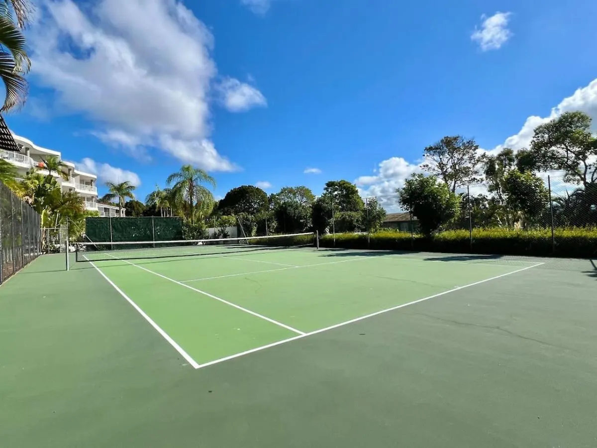 Opulent Noosa Hinterland Sunsets Apartment