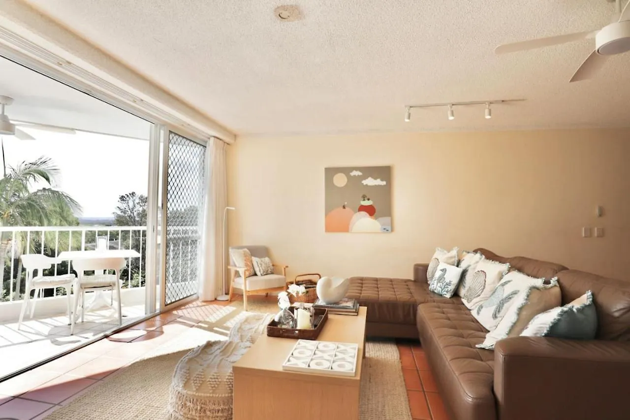 Opulent Noosa Hinterland Sunsets Apartment