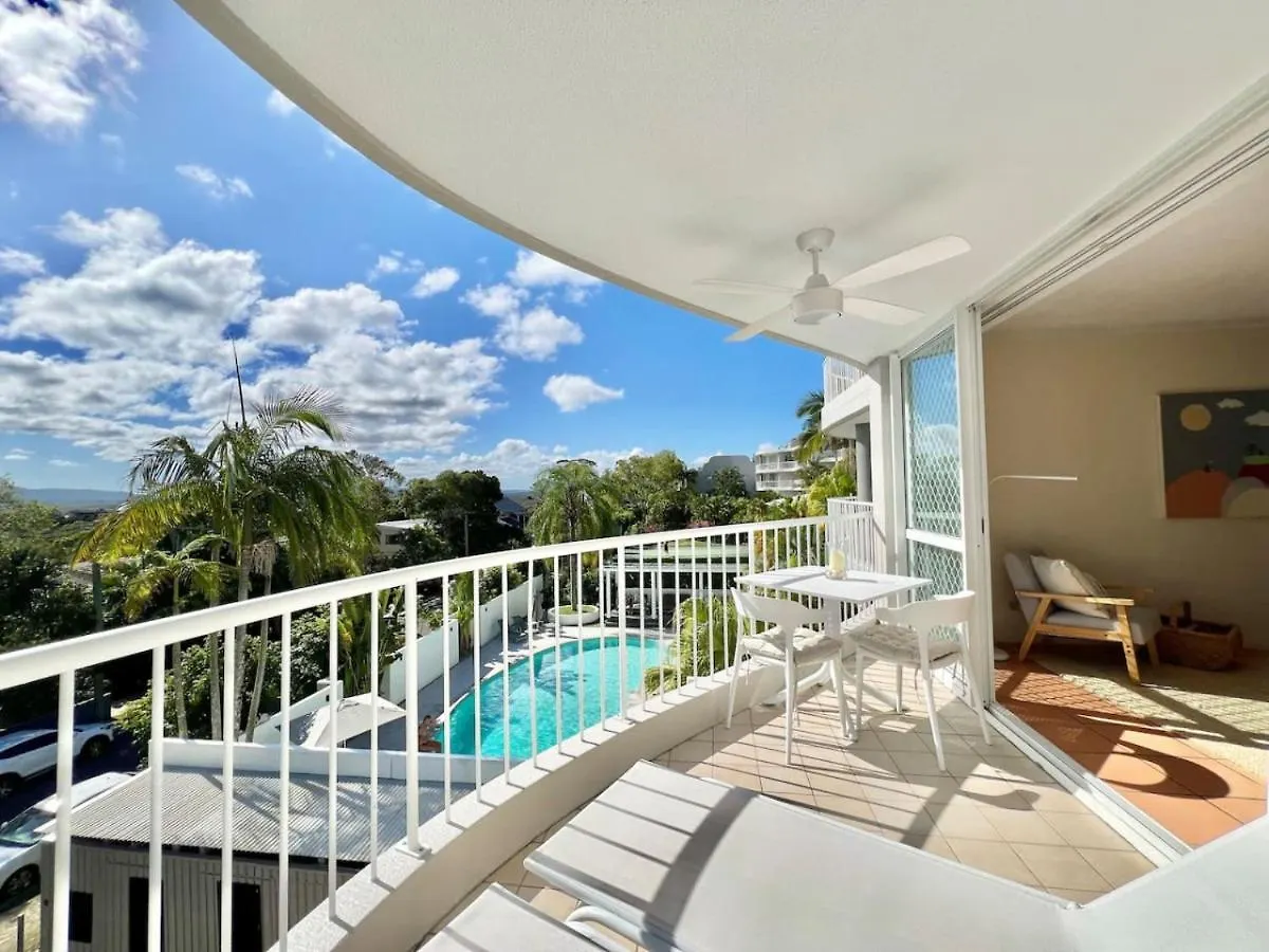 Opulent Noosa Hinterland Sunsets Apartment